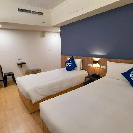 Holo Hotel Тайнань Экстерьер фото