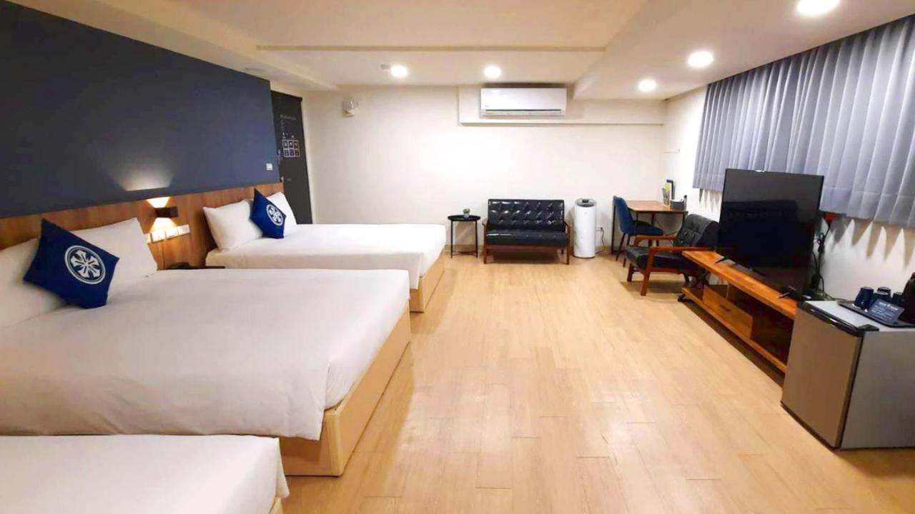 Holo Hotel Тайнань Экстерьер фото