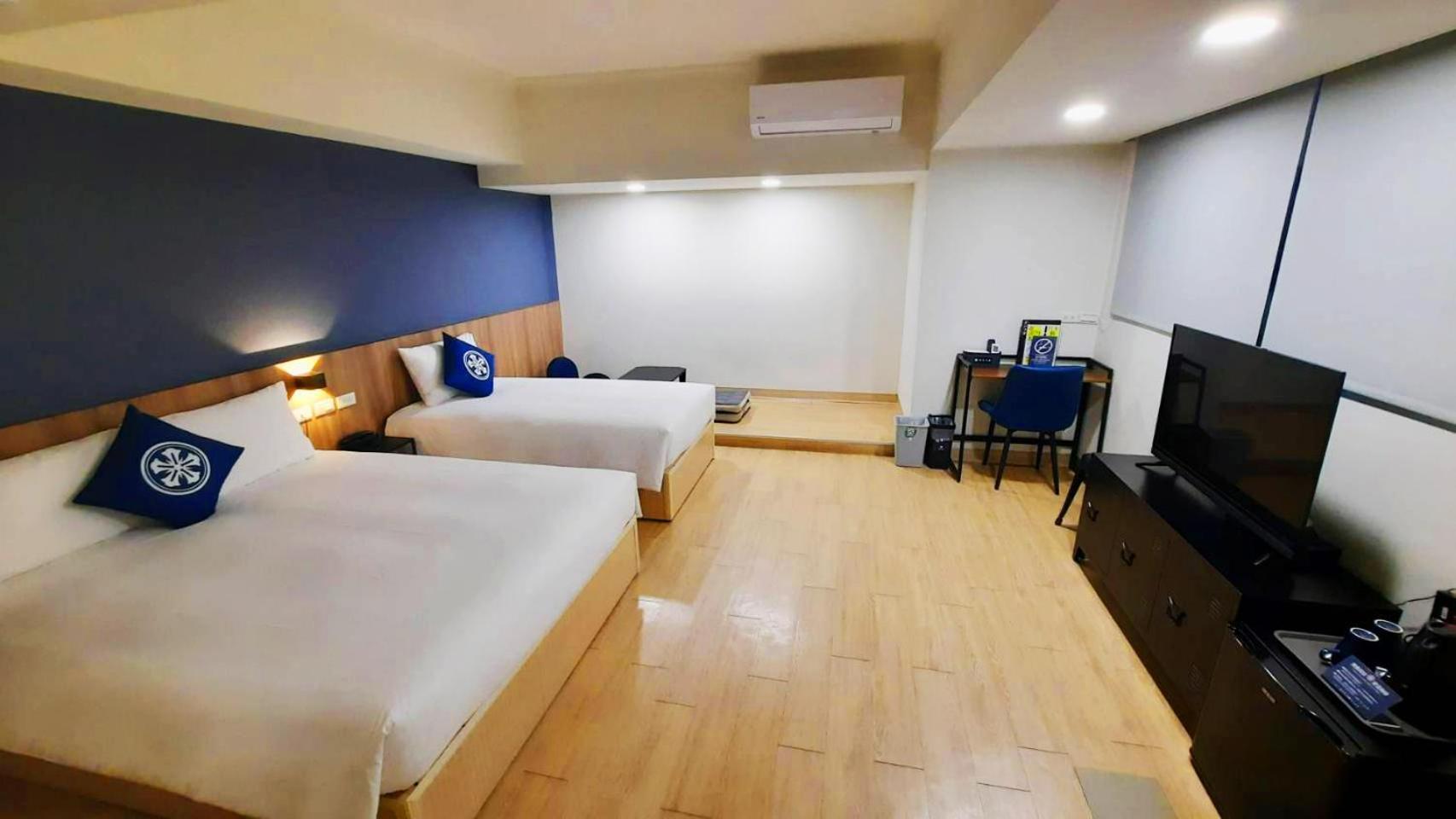 Holo Hotel Тайнань Экстерьер фото