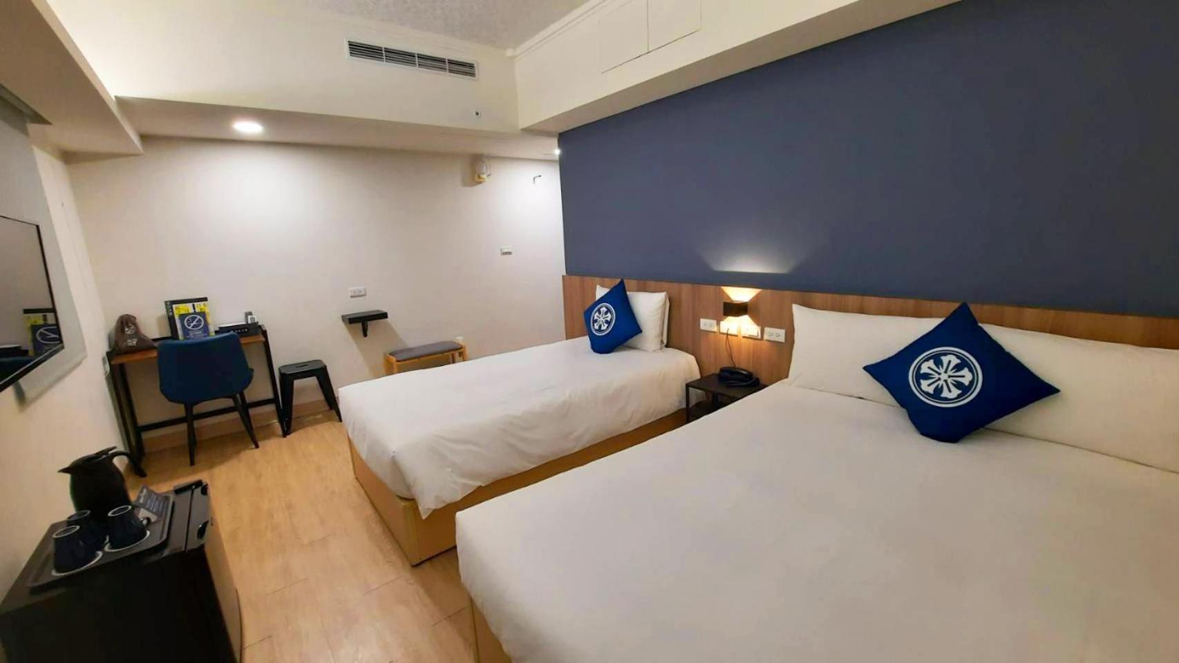 Holo Hotel Тайнань Экстерьер фото